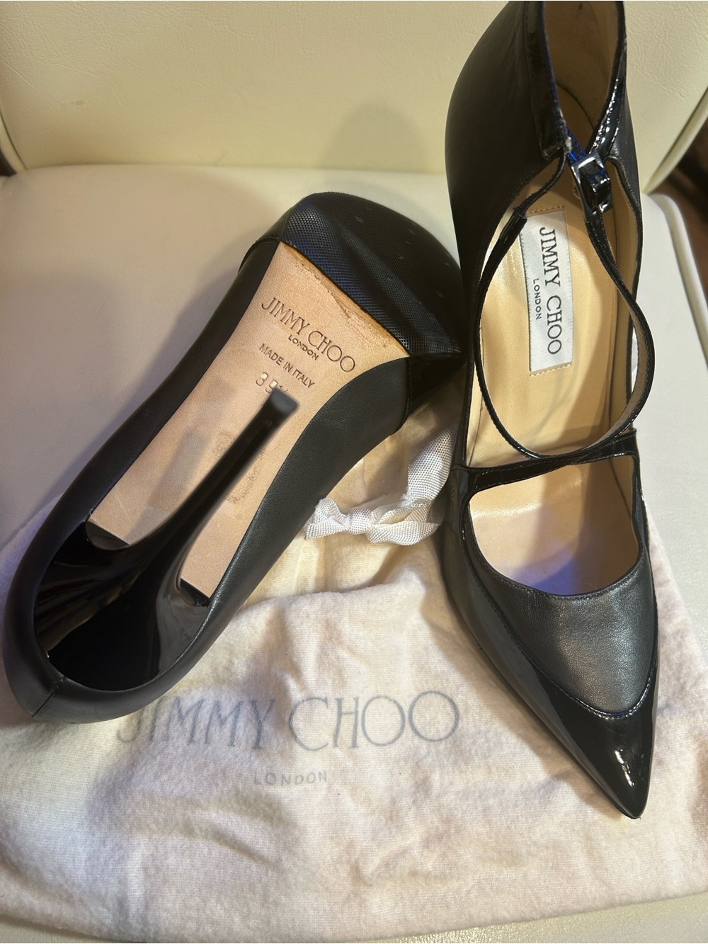 Jimmy Choo Black Patent Leather Pointed Mary Jane Pumps w Logo Duster! EC
